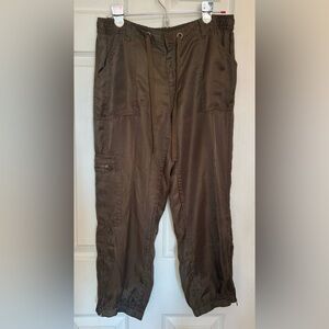 A.N.A. A New Approach silky soft Capri Pants Size 10